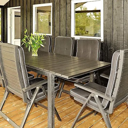 6 Person In Ansager-by Traum * Ansager